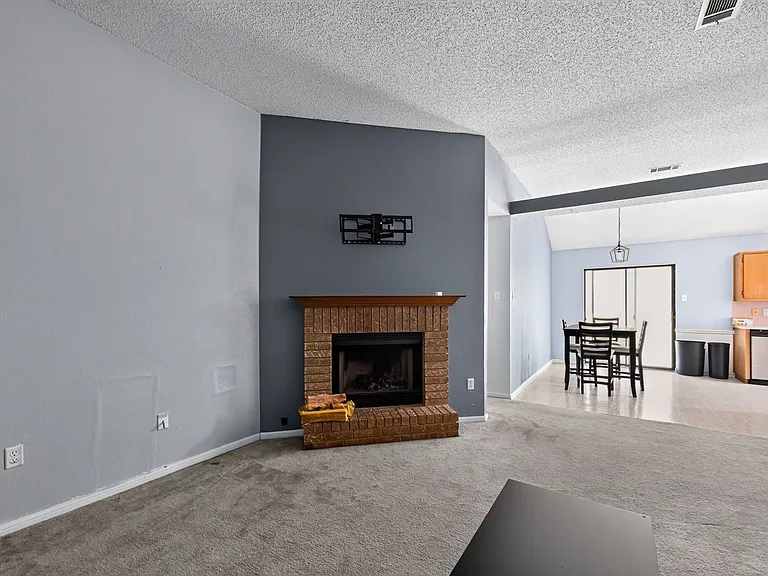 105 Lariat Cir — Photo 3