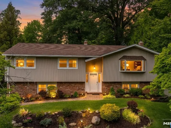 11 Michael St, Woodcliff Lake, NJ 07677