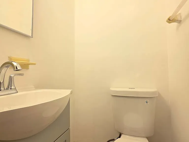 2605 Benson Ave #3 — Photo 12
