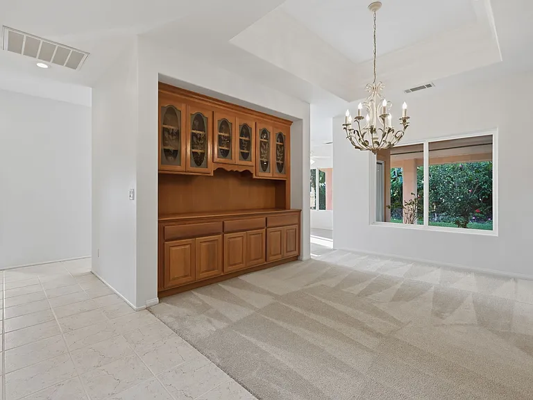 996 Valencia Ave — Photo 3