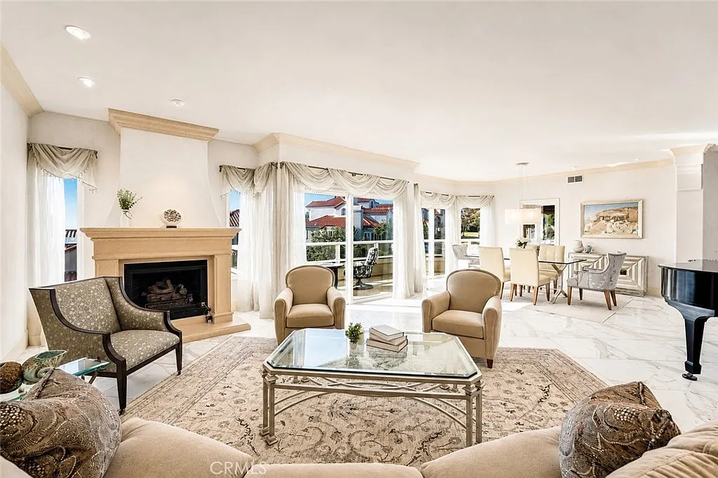 3 bed, 3.5 bath, 3183 sqft, $15,000 — Photo 3