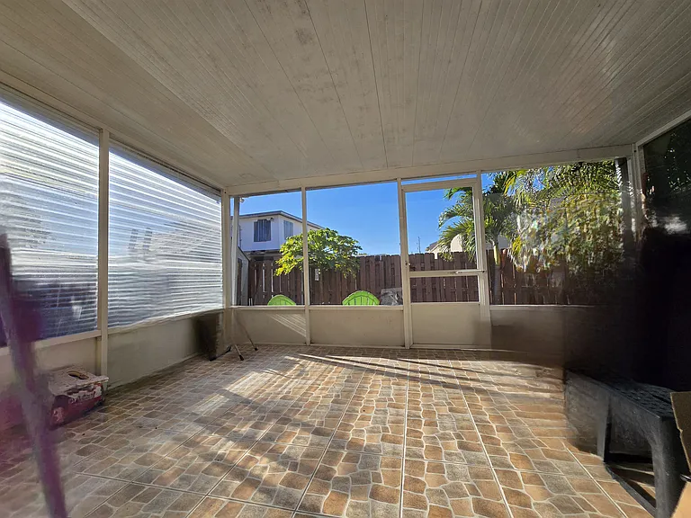 10924 SW 182nd Ln — Photo 2