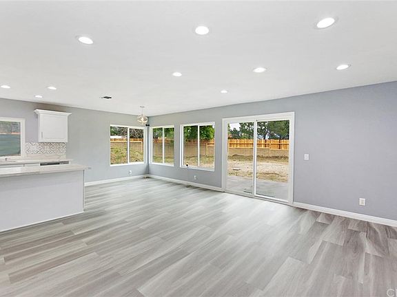2nd image of 4805 N Cambridge Ave