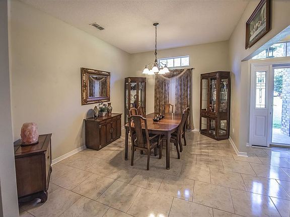 4th image of 5581 Forest Hills Ln