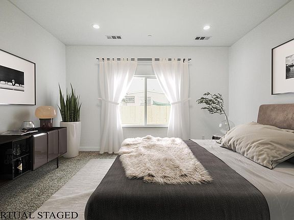 4th image of 31 Mosswood Ave