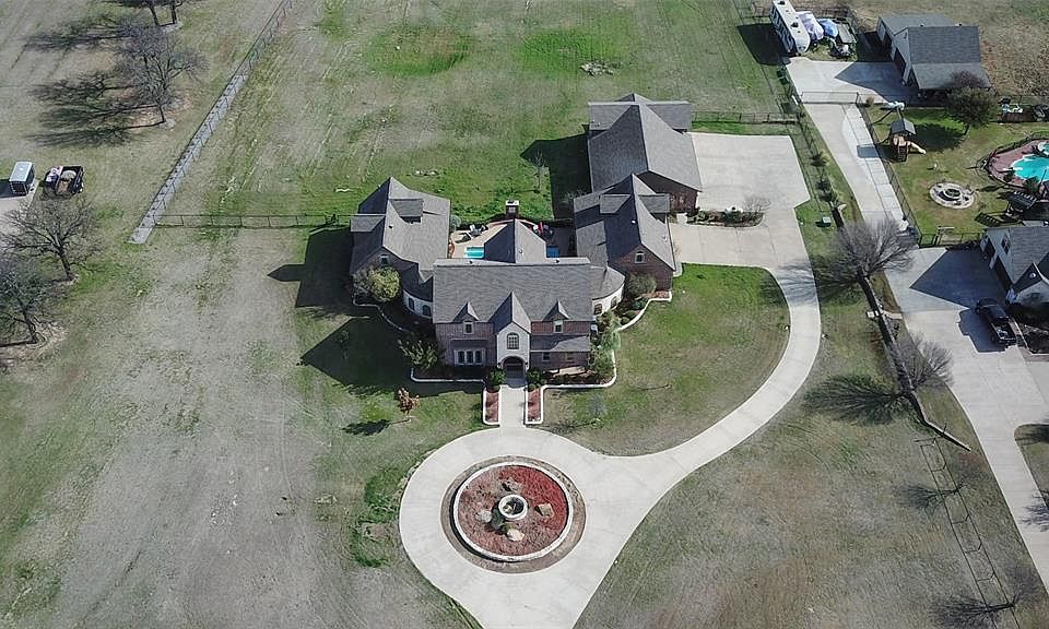 1607 Bentwater Pkwy, Granbury, TX 76049 Zillow