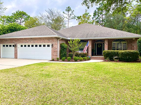 3-car garage w/ extended bay