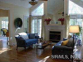 2nd image of 11 Forest Hill Ln