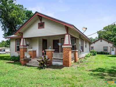 186 El Paso St, Mc Dade, TX, 78650