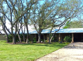 135 Lakeview Dr, Brady, TX 76825