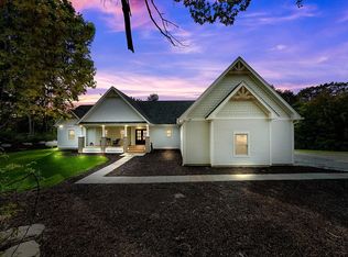 132 Symphony Ter, Shohola, PA 18458