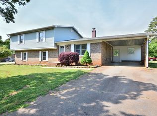 102 Meadow Dr, Seneca, SC 29678