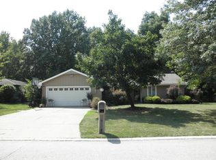 9888 Pebble Beach Cv, Aurora, OH 44202