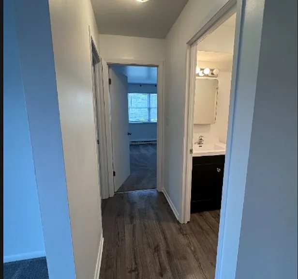 2022 Lawrence Ave #8 — Photo 5