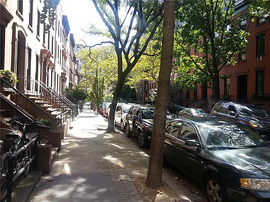 Rented by R New York | media 38