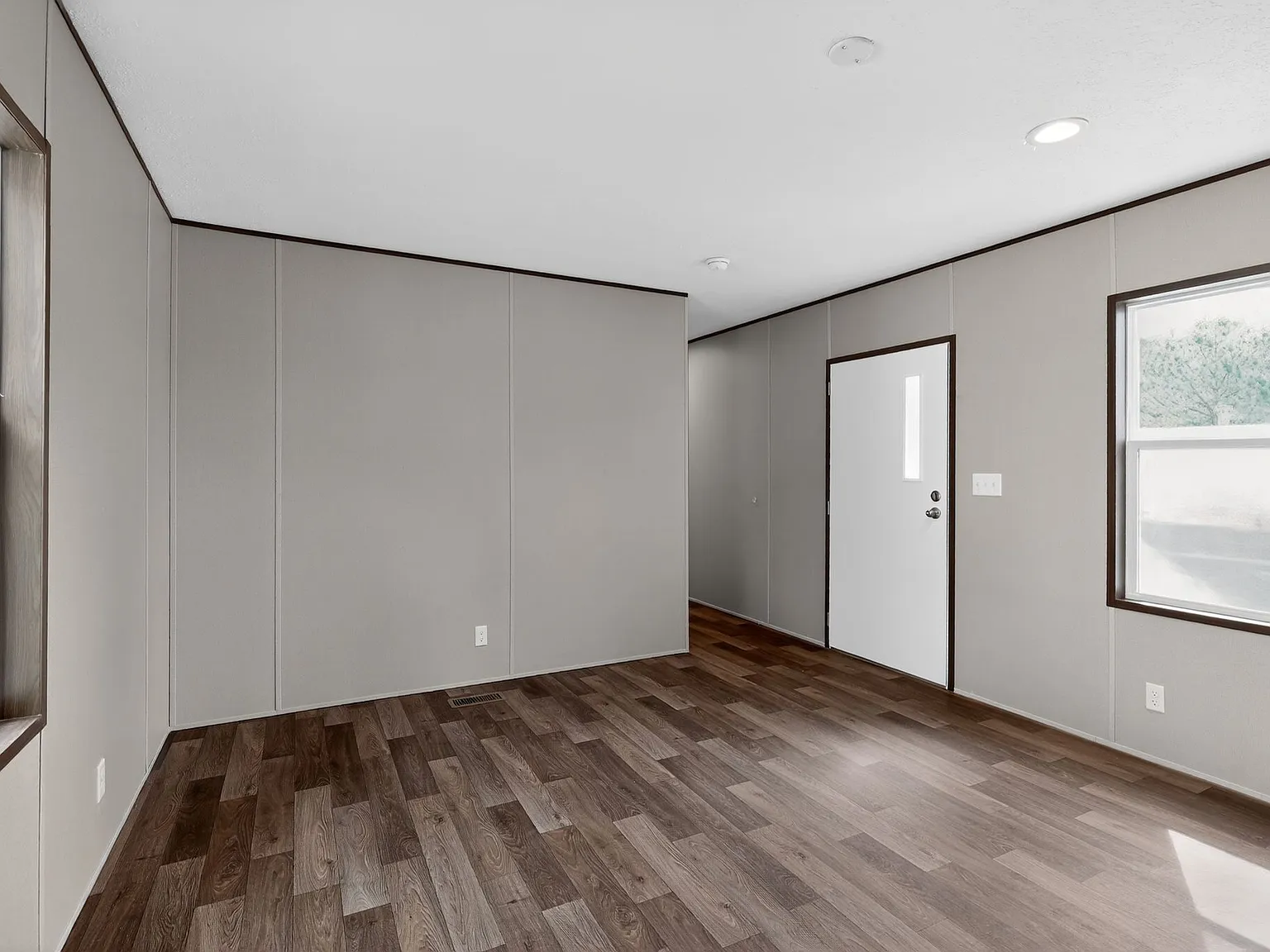 3 bed, 924 sqft, $1,400 — Photo 3
