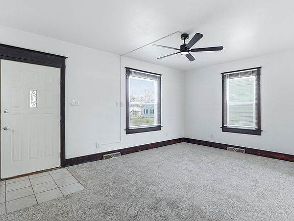 3rd image of 1603 Howell St