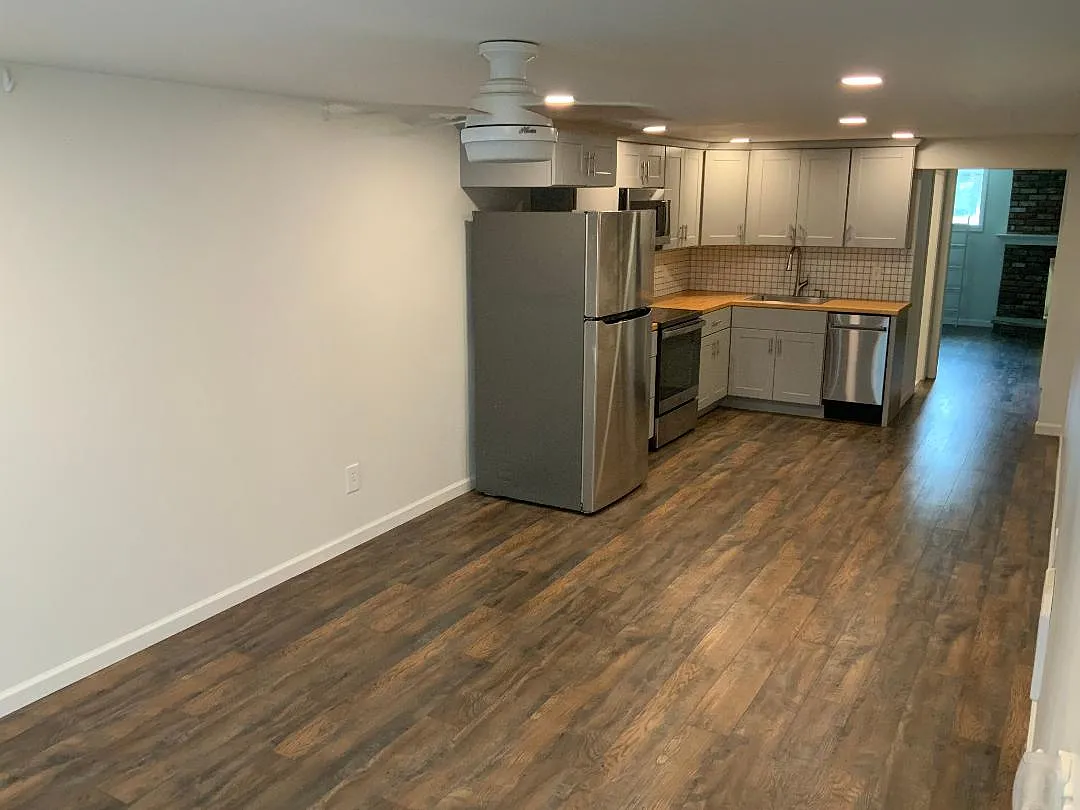 1 bed, 700 sqft, $1,700 — Photo 2