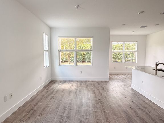 5th image of 4811 Navali Dr