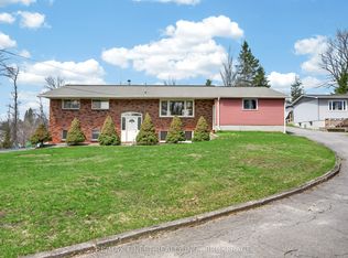 4333 Maple Dr, South Frontenac, ON K0H 2W0