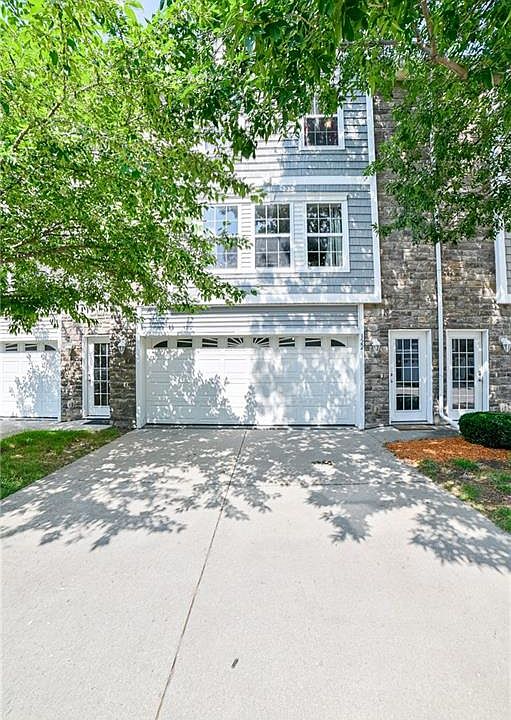 1st image of 322 NE Kingwood