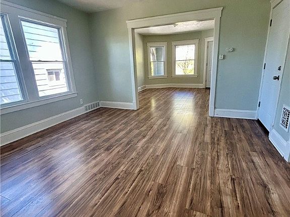 2nd image of 11322 Woodstock Ave
