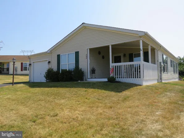 564 Bent Pine Cir, New Hope, PA 18938