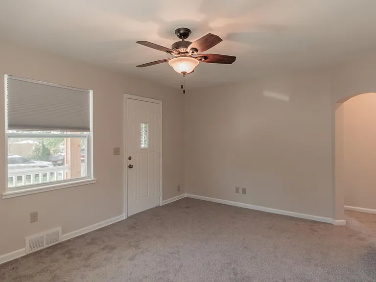 5620 Adams St — Photo 2
