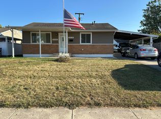 555 Kirkwood Dr, West Jefferson, OH 43162