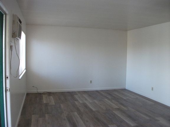 2nd image of 1728 Richmond St APT 9