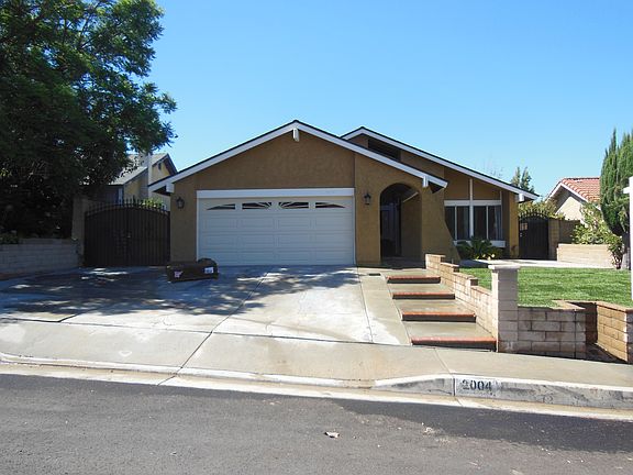 2nd image of 2004 E Lainie St