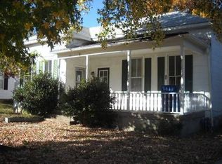 721 Olive St, Carthage, MO 64836