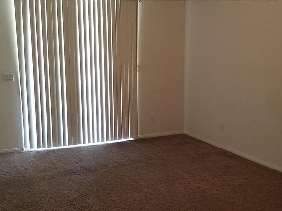 5th image of 12 Torrey Pines Dr S