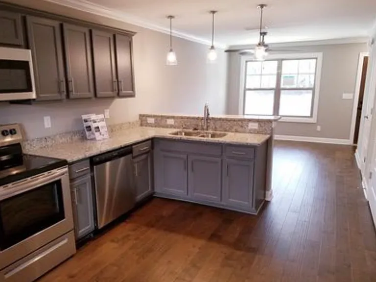 2506 E Main St #B6 — Photo 3