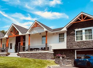 21 Fernwood Dr, Commack, NY 11725