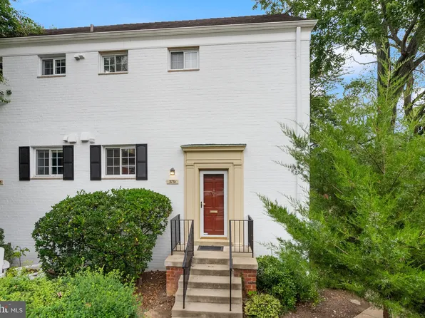 3731 Lyons Ln, Alexandria, VA 22302