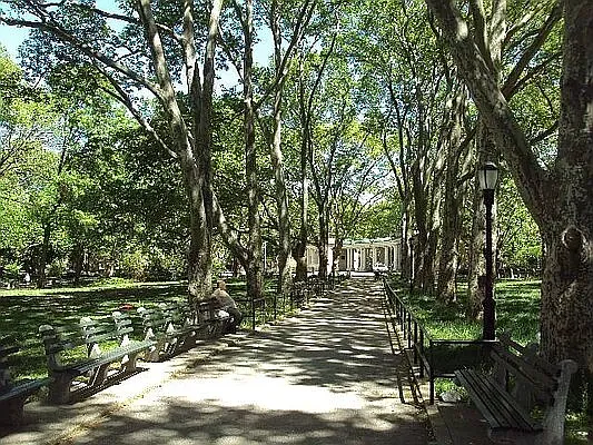 Rented by Compass | media 21