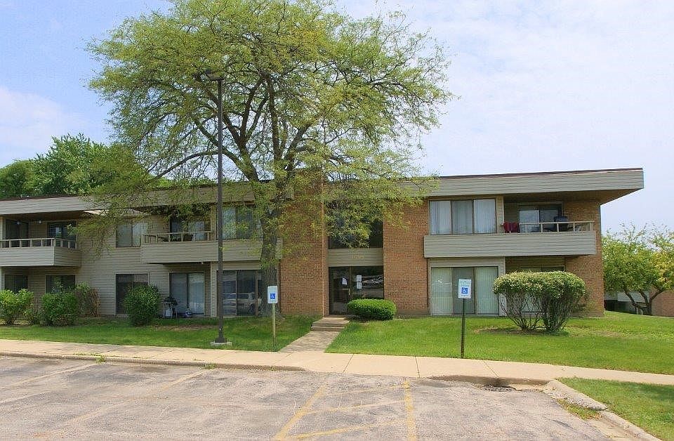 1st image of 1095 N Sterling Ave #1ST