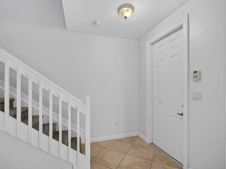 430 Amador Ln #4 — Photo 6