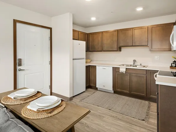 Four Pines Apartments