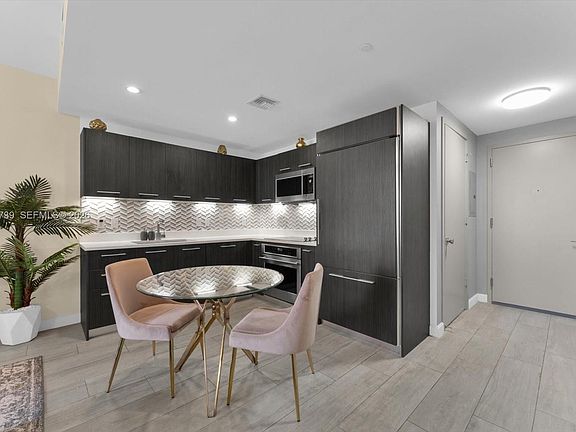 2nd image of 45 SW 9th St APT 1002