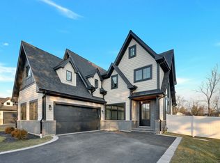 2532 Glenview Rd, Glenview, IL 60025