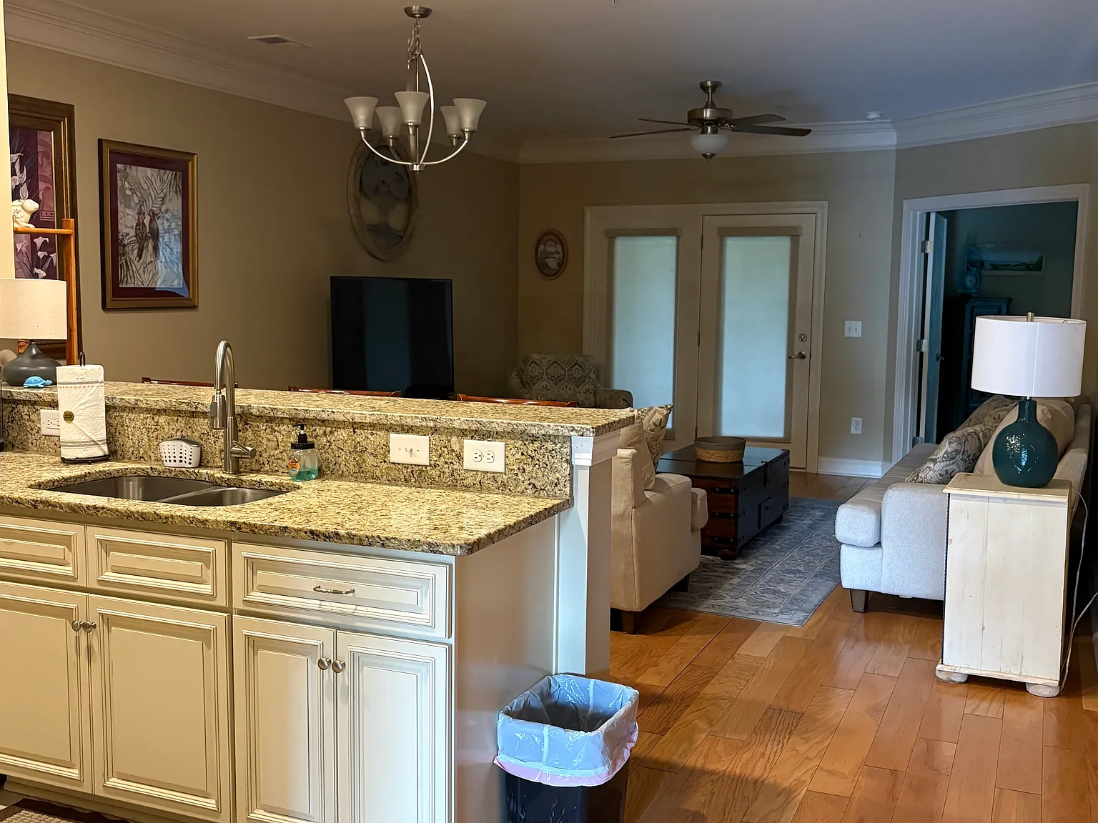 2 bed, 1262 sqft, $2,100 — Photo 4