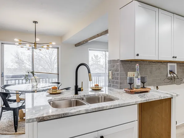 2550 Chamberlain Rd, Fairlawn, OH