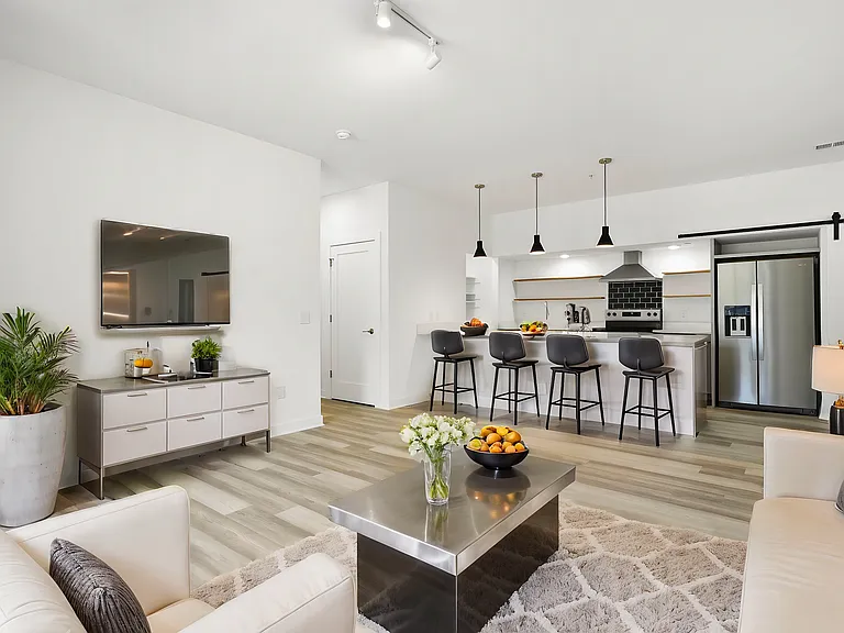 Point Gardens Apartments — Photo 24