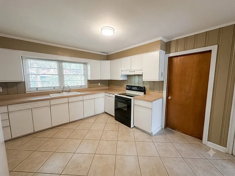 500 Pilot St — Photo 15