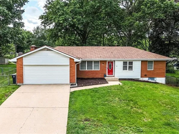 8822 N McGee St, Kansas City, MO 64155