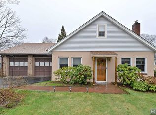 50 Lakeview Dr, West Milford, NJ 07480