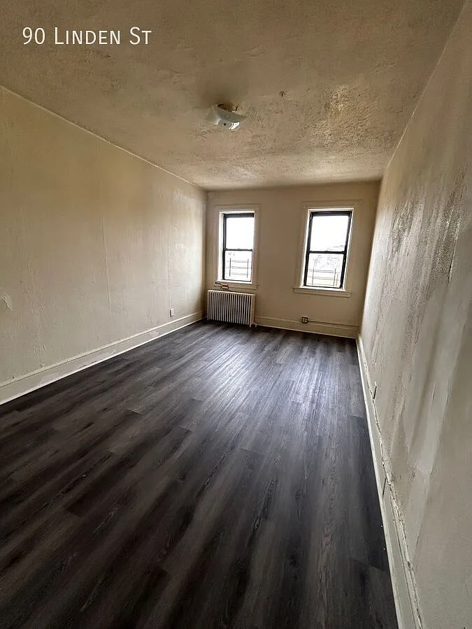 3 bed, $2,900 — Photo 1