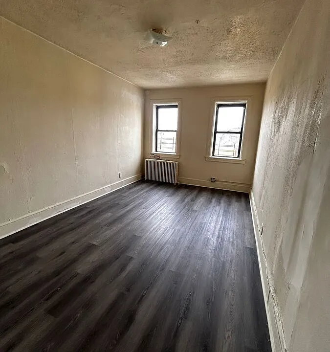 90 Linden St
